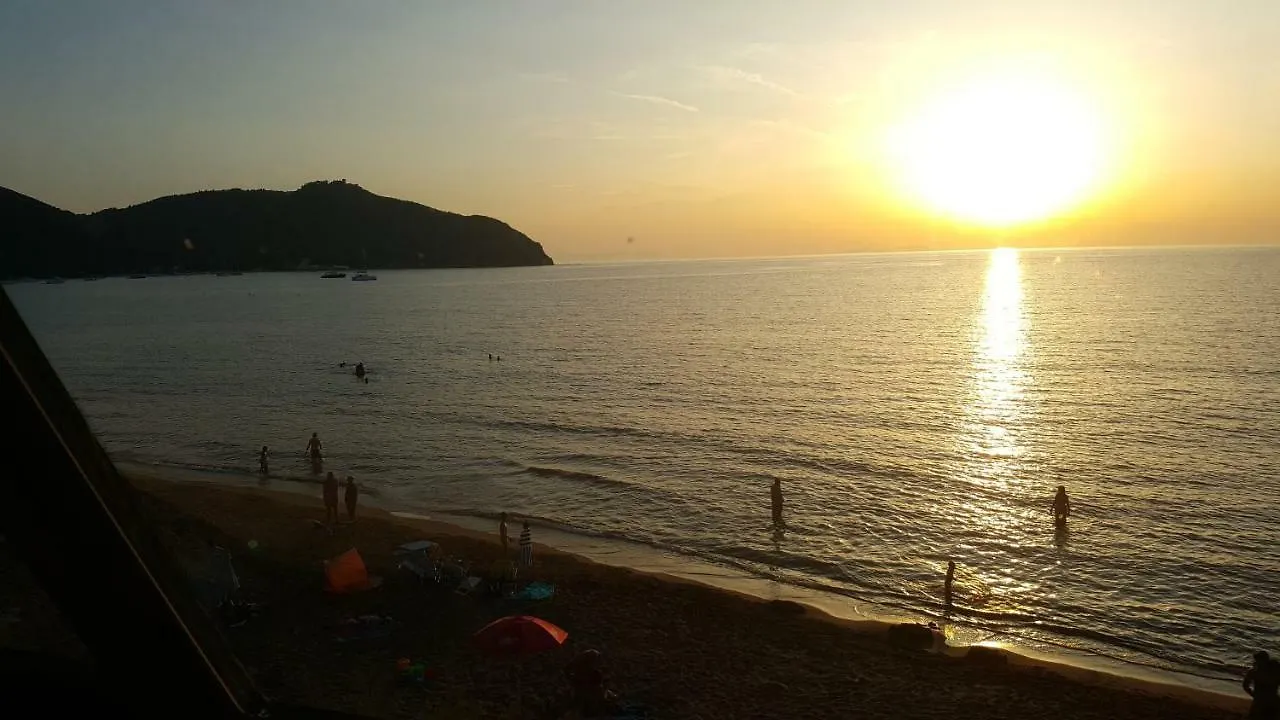 Le Logge Apartment Baratti